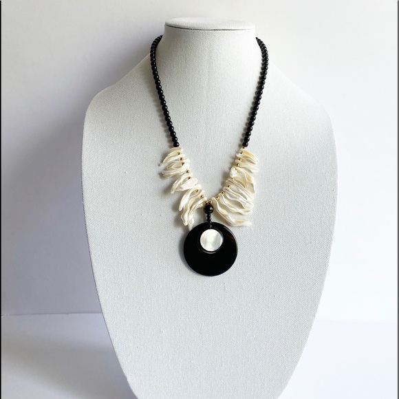 Mother Of Pearl & Shell Vintage Necklace - Picture 11 of 11